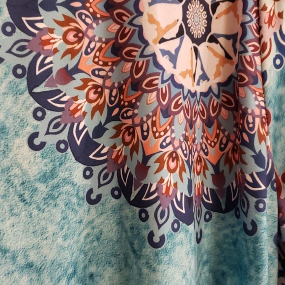 Colorful top - Picture 2 of 3